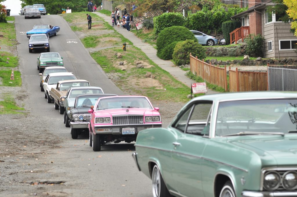 Lowriders rolling deep