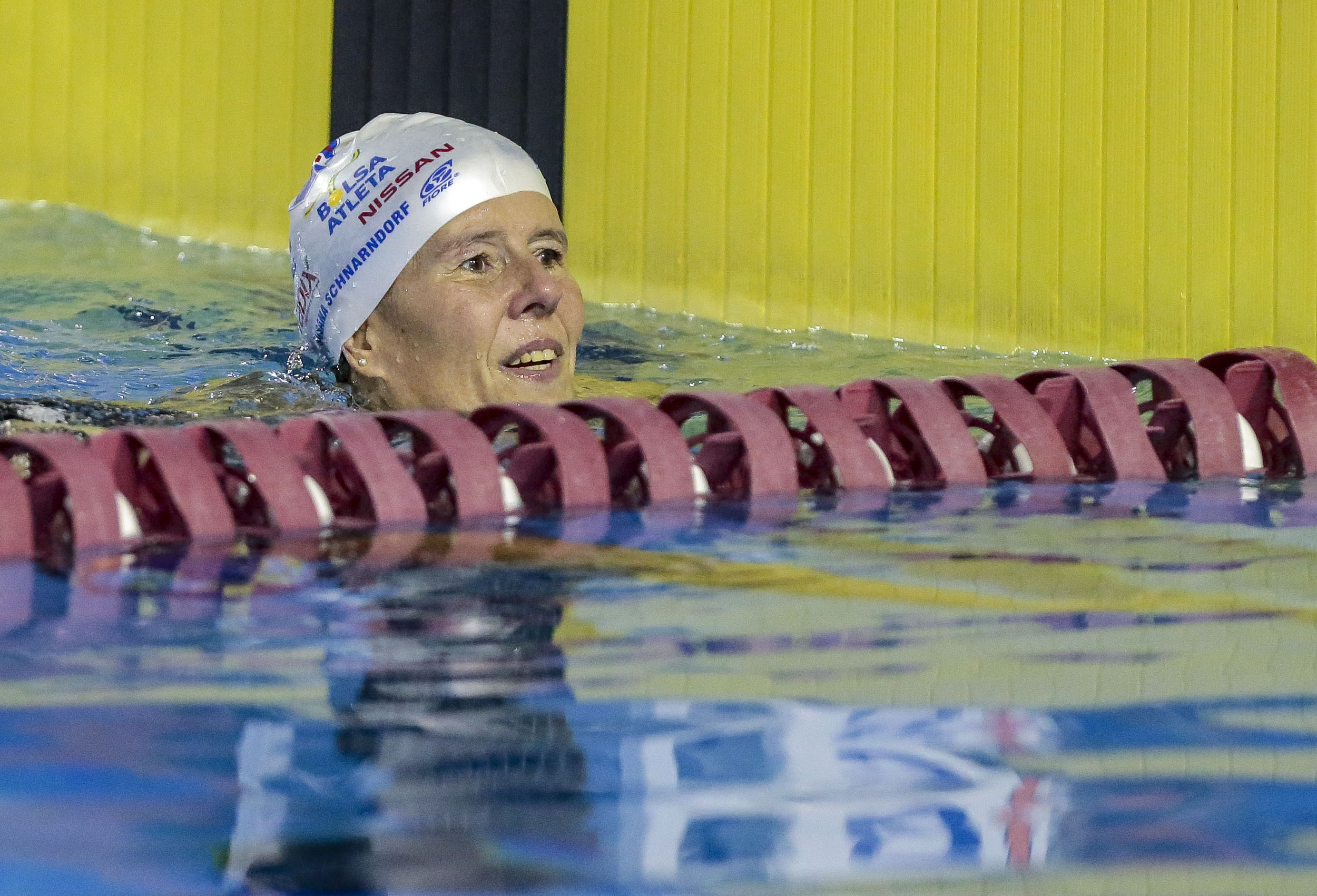 Susanna Schnarndorf in pool