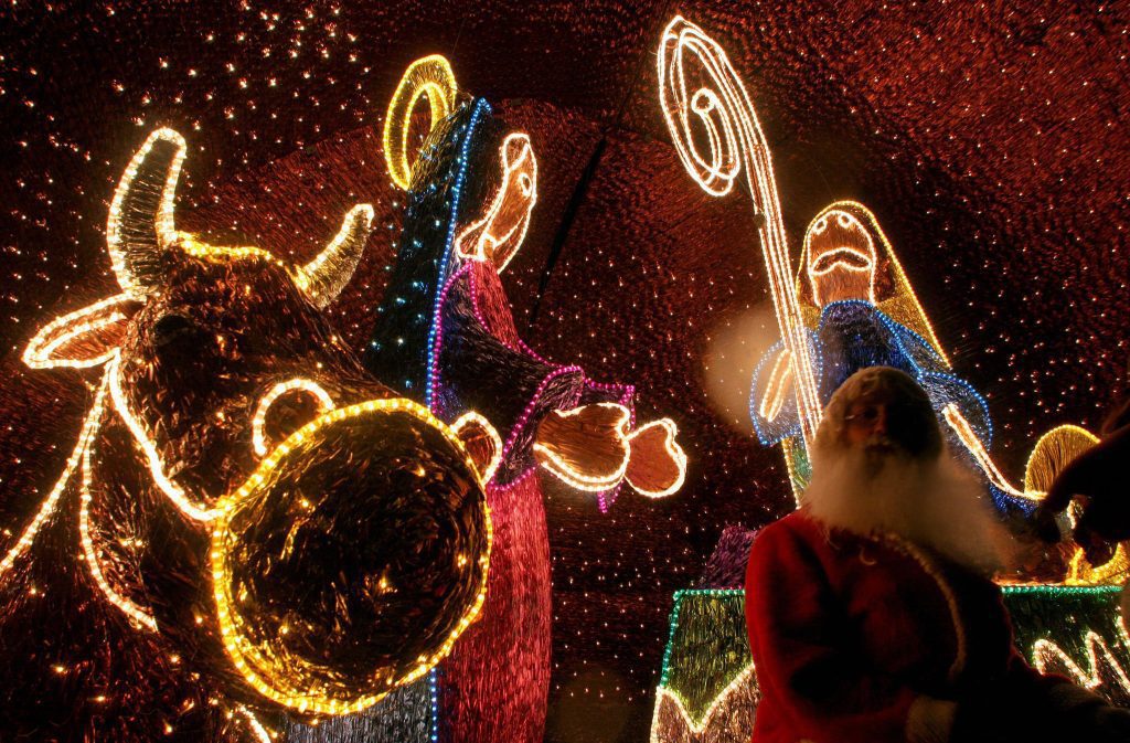 Candles, Novenas, and Año Viejo: The Spirit of Colombian Christmas